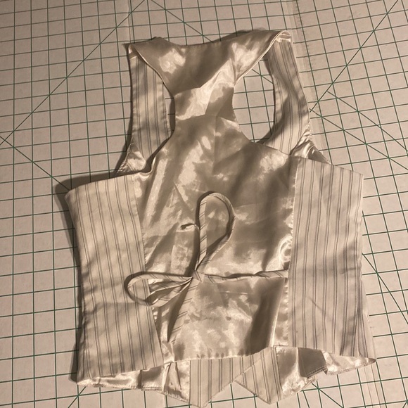 White stripped guess vest button up - Picture 4 of 4